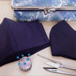 シーチングで作ったマスク。若者や男性に。