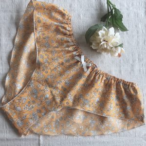 オレンジ色の生地を探していました