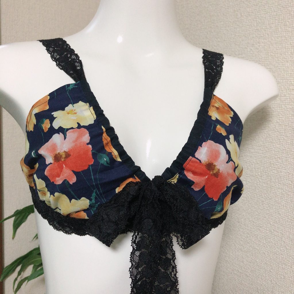 先日、裁断をミスした乙女椿のブラ部分の生地を使って作ったもの